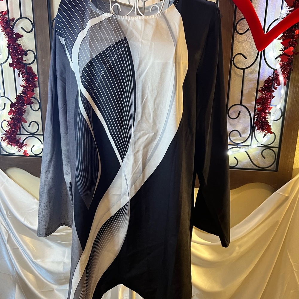 Elegant Black and White Women's Tunic